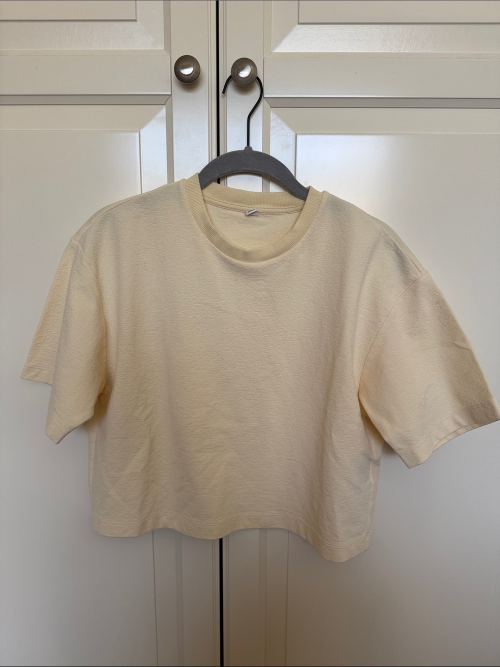 Uniqlo Cropped Short-Sleeve Tee in Light Cream small textured